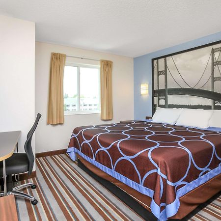 ซูเปอร์ 8 บาย วินด์แฮม ซอลท์เซนต์แมรี Hotel ซุลท์ เซท์ มารี ภายนอก รูปภาพ