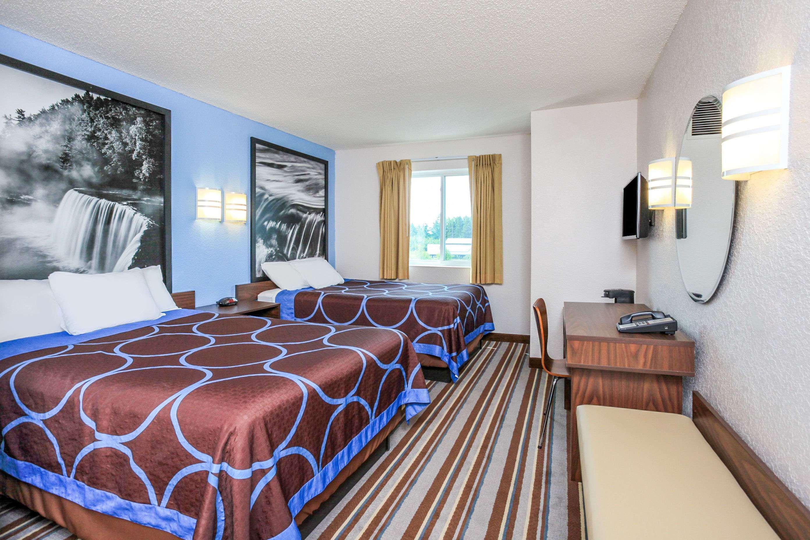 ซูเปอร์ 8 บาย วินด์แฮม ซอลท์เซนต์แมรี Hotel ซุลท์ เซท์ มารี ภายนอก รูปภาพ