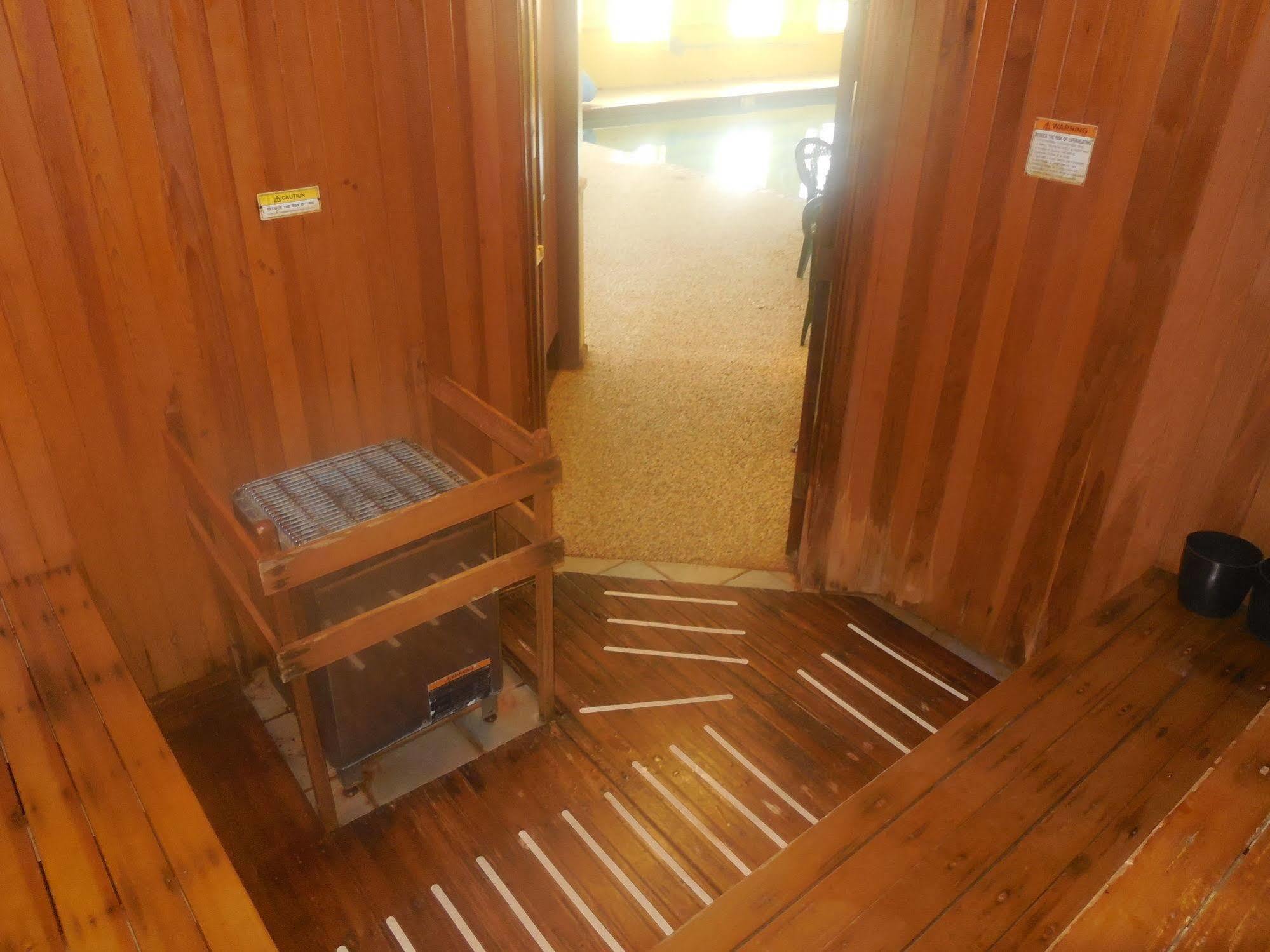 ซูเปอร์ 8 บาย วินด์แฮม ซอลท์เซนต์แมรี Hotel ซุลท์ เซท์ มารี ภายนอก รูปภาพ